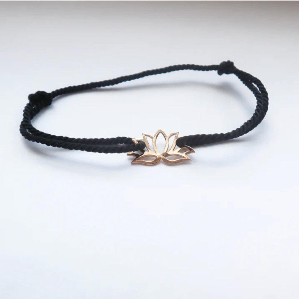 18k Gold lotus Bracelet - Picture 3 of 6